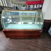 Vitrina curva con pintura madera, 1.50 m