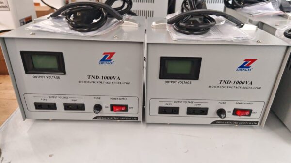 Regulador de voltaje de 1KVA, 220V