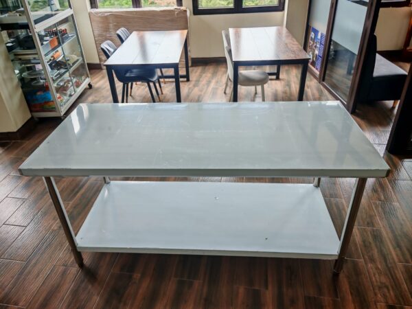 Mesa de Trabajo en Acero Inoxidable de 1.50 mts.